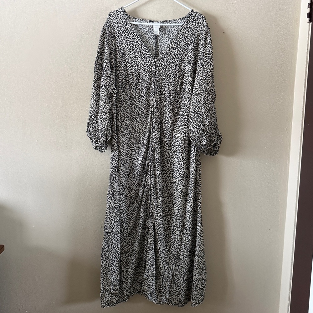 H&M Black White Ditsy Floral Puff Sleeve Front Slit V Neck Maxi Dress size XXL